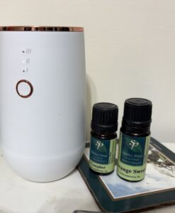 療癒香氛機MINI-白色 Essential Oil Diffuser White （甜橙 ＋ 樟樹 ） 10ml 各一